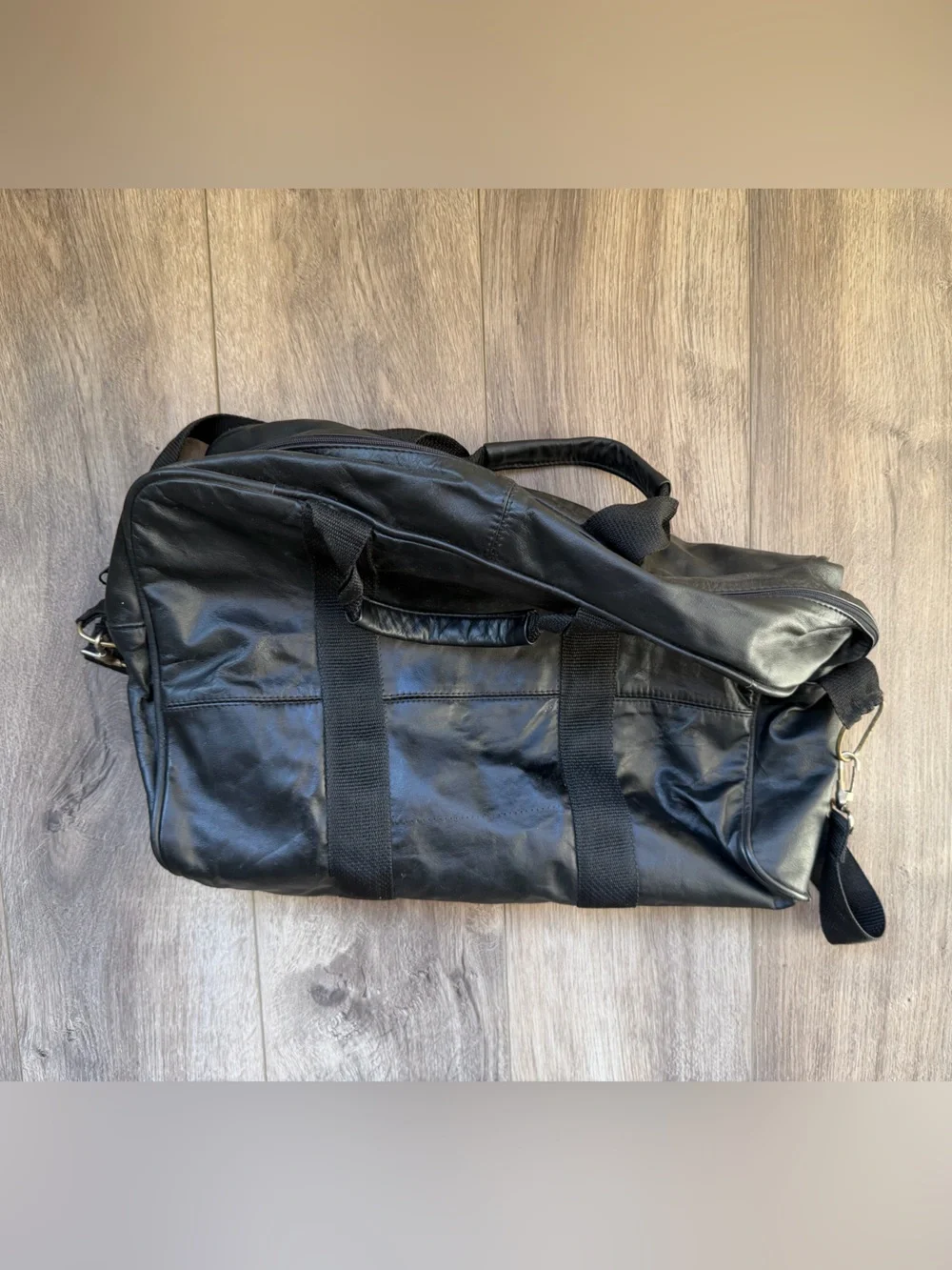 Black Men's Leather Messenger Bag - Unbranded